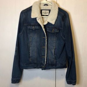 Jean jacket with warm fuzzy inner lining